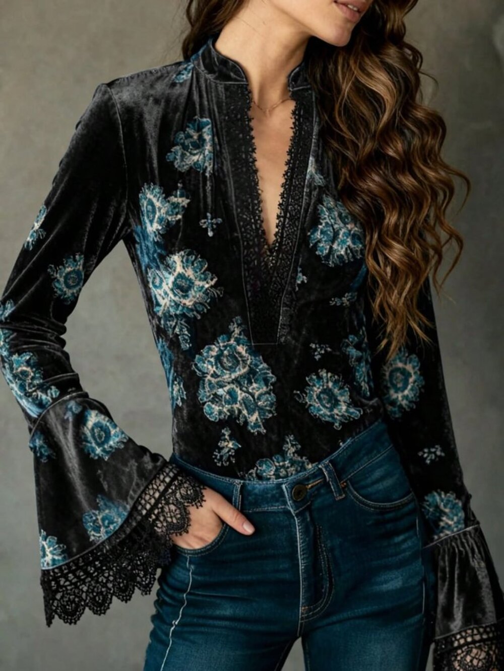 NWT FuTario Women's Teal Bell Sleeve Blouse Lace Hem Velvet Size Large